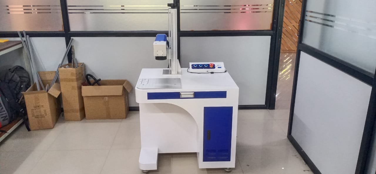 Desktop fiber laser